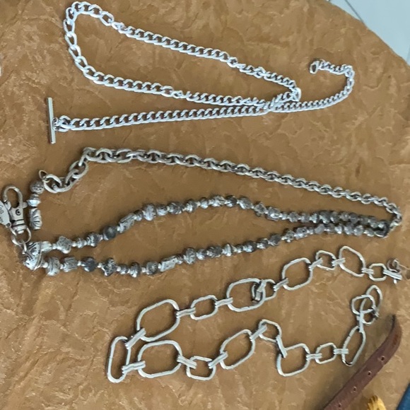 An assortment of 9 belts - Picture 6 of 6